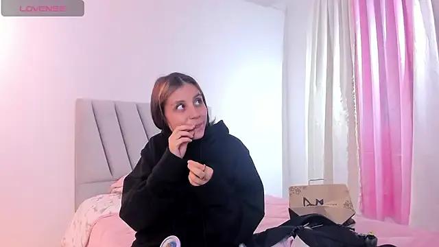 Loolii_pink from StripChat
