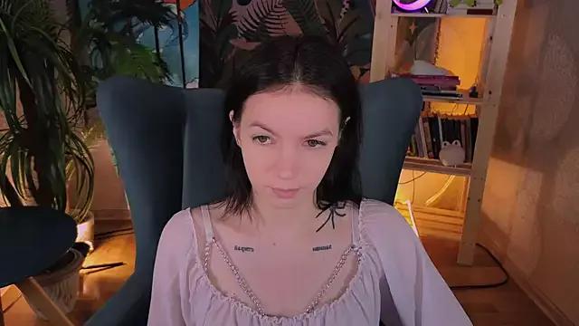 LoonaEclipse from StripChat