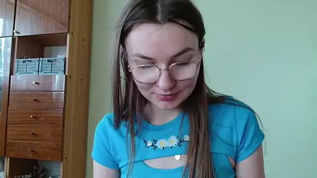 LooveELLYx from StripChat