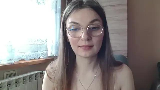 LooveELLYx from StripChat