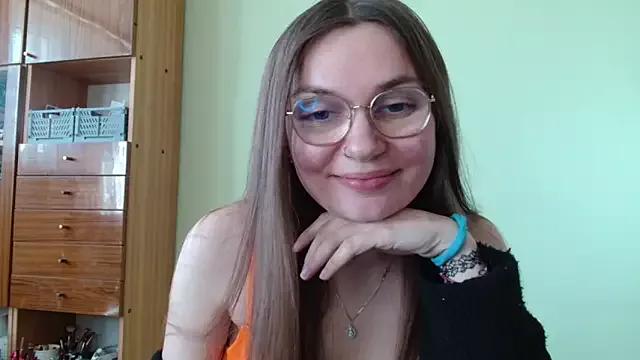 LooveELLYx from StripChat
