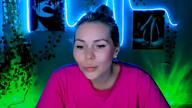 LoraBoyar from StripChat is Freechat