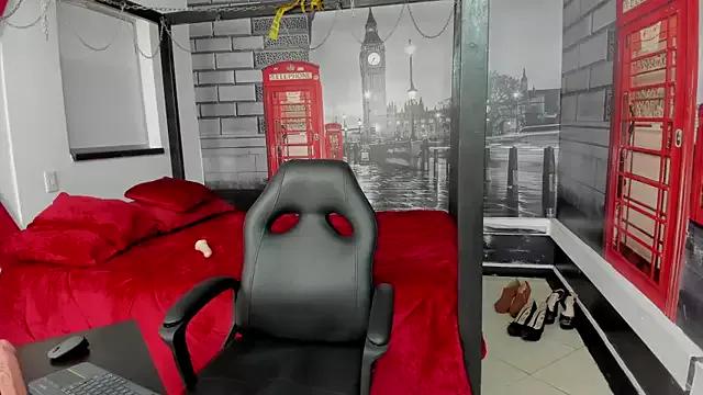 loress_ass_mature from StripChat is Freechat