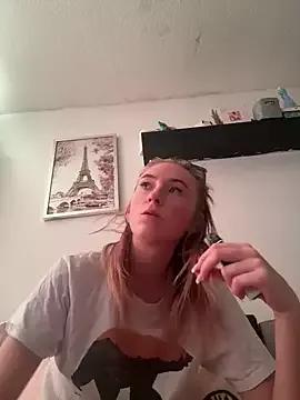 Lottie-Lavish22 from StripChat