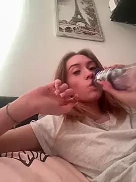 Lottie-Lavish22 from StripChat