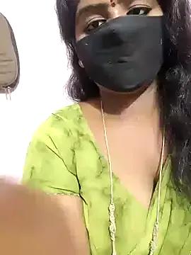 louise92 from StripChat is Freechat