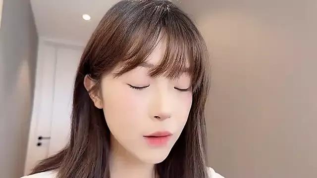 Louisopp-o1 from StripChat is Freechat