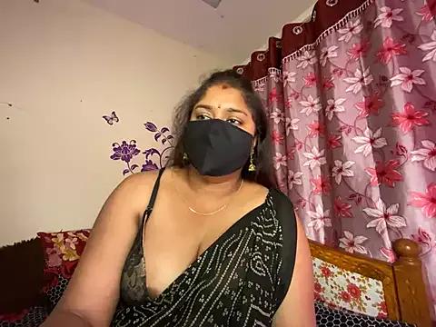 LouleyRanii from StripChat