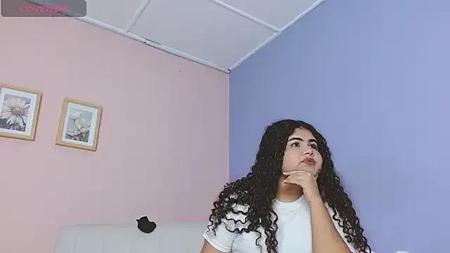lourdes_moon22 from StripChat is Freechat