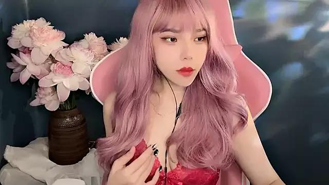 Love-LittleGirl from StripChat is Freechat