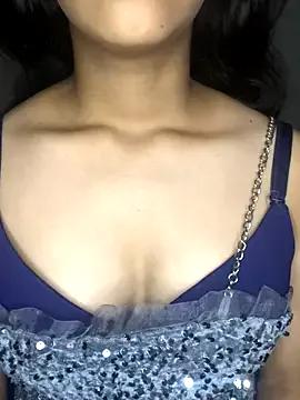 LOVE_BUG1 from StripChat is Freechat
