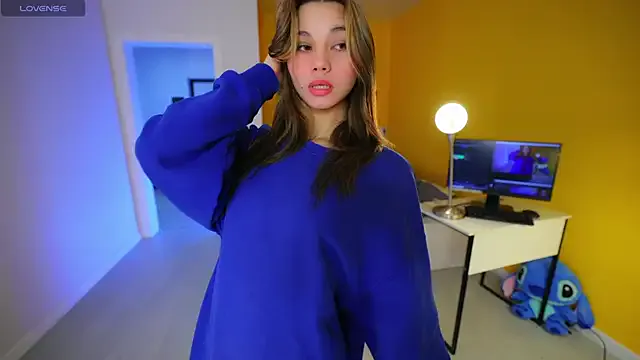 Try our streaming cams variety and talk on a personal level with our adorable girls streamers, showing off their bountiful shapes and dildos.