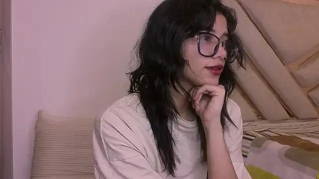 Lovely-allys from StripChat is Freechat