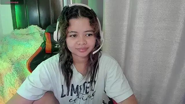 LovelyAngeeL from StripChat is Freechat