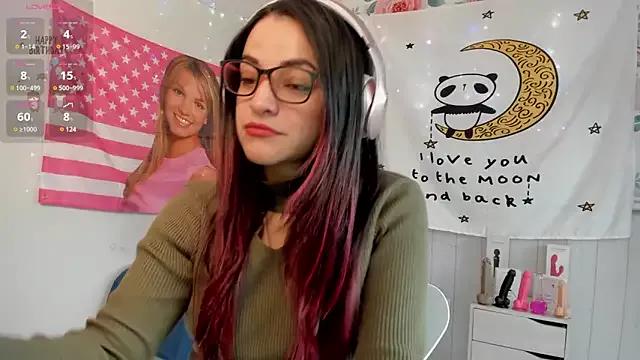 LovelyAzucena from StripChat is Freechat