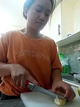 Lovelyclaya from StripChat is Freechat