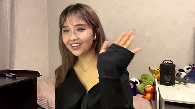 LovelyLara from StripChat is Freechat