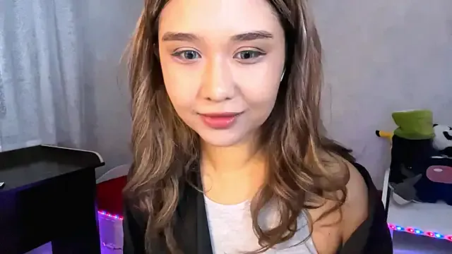 LovelyLara from StripChat is Freechat