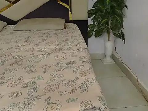 Lovelyy-couple from StripChat is Freechat