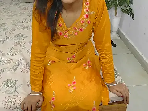 Lovelyy-couple from StripChat is Freechat