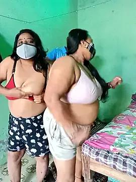 LoveOnStream from StripChat is Freechat