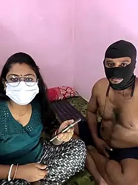 Lovlycouple1 from StripChat