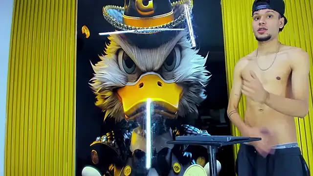 Lucas_hot_20 from StripChat is Freechat