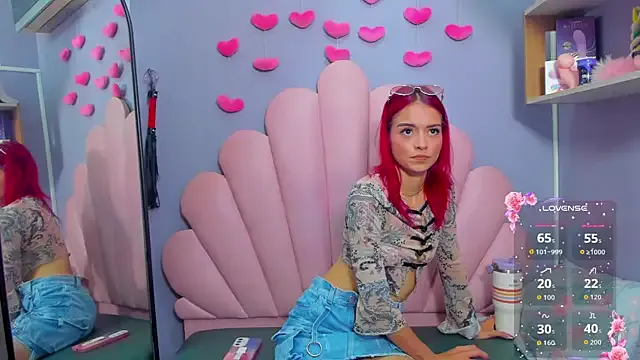 luci_miller from StripChat is Freechat