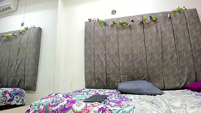 Lucia78couple from StripChat is Freechat