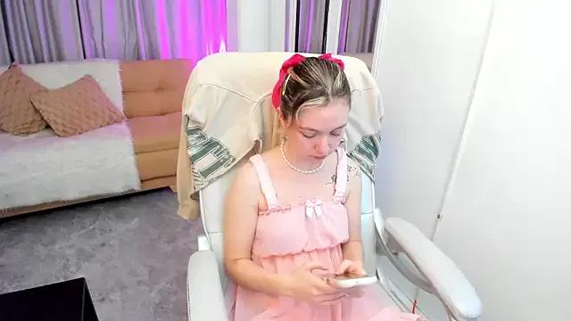 Lucia_Copper from StripChat is Freechat