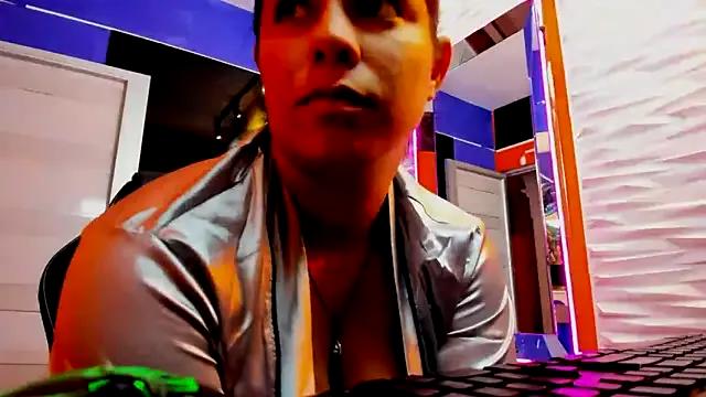lucia_ht from StripChat is Freechat