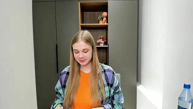 LuciaTiell from StripChat is Freechat