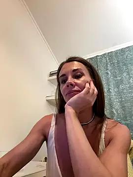 LucieMack from StripChat is Freechat