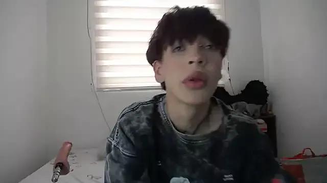 lucky_stricke from StripChat is Freechat
