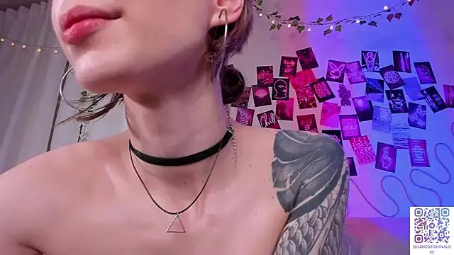 Try our streaming cams variety and talk on a personal level with our adorable girls streamers, showing off their bountiful shapes and dildos.