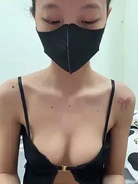 Lucy-Gold from StripChat is Freechat