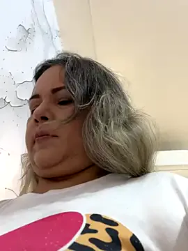 Lucy_Milf_474 from StripChat is Freechat