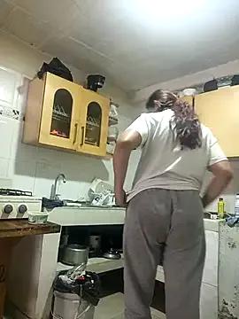 Lucy_Squirt69 from StripChat is Freechat