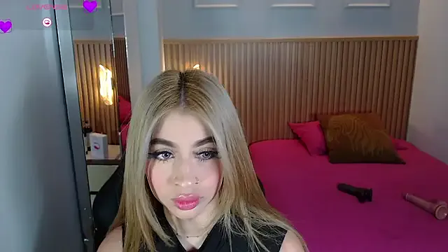 Try our streaming cams variety and talk on a personal level with our adorable girls streamers, showing off their bountiful shapes and dildos.