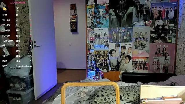 Try our streaming cams variety and talk on a personal level with our adorable girls streamers, showing off their bountiful shapes and dildos.