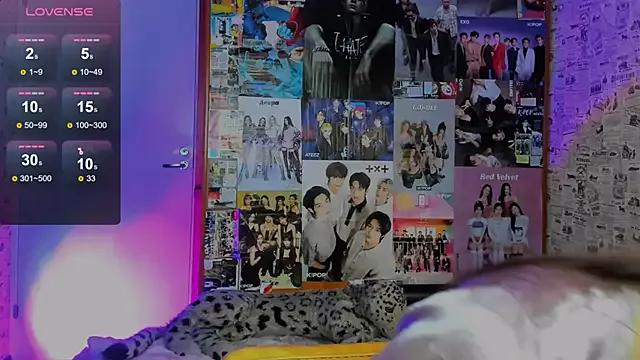 LucyRose3 from StripChat is Freechat