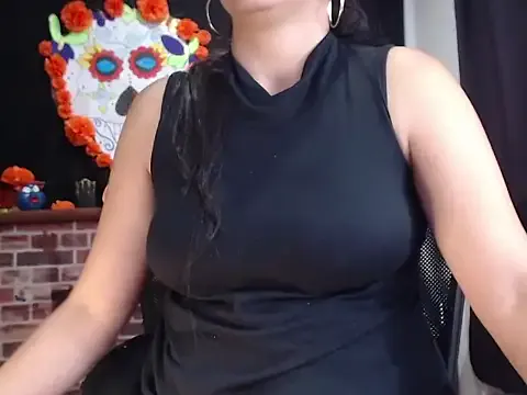 Lucyy_Naugthy from StripChat is Freechat