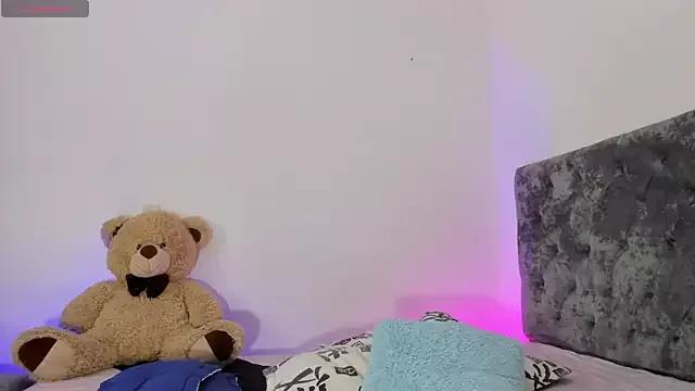 Try our streaming cams variety and talk on a personal level with our adorable girls streamers, showing off their bountiful shapes and dildos.