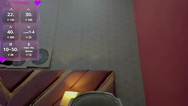 LuisaJonnes from StripChat is Freechat