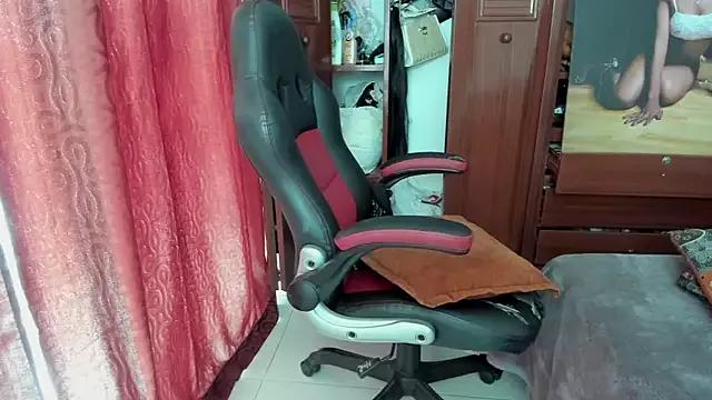 Try our streaming cams variety and talk on a personal level with our adorable girls streamers, showing off their bountiful shapes and dildos.