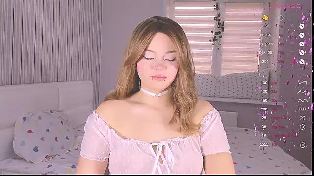lullabiestie from StripChat
