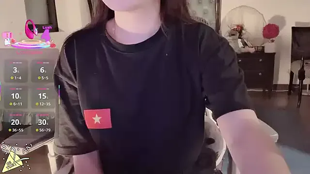 lulu404 on StripChat 