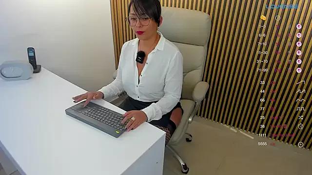 lulu_072 from StripChat
