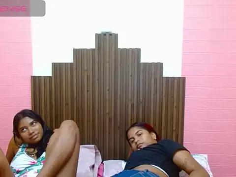 Lulu_James from StripChat is Freechat