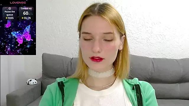 Lulu_solt from StripChat